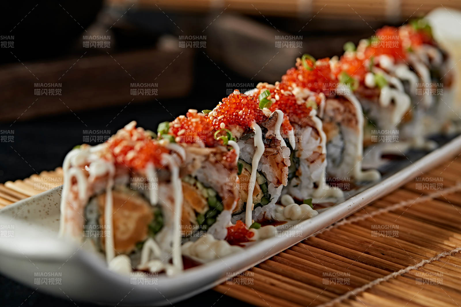 金甲蟹子寿司卷图片