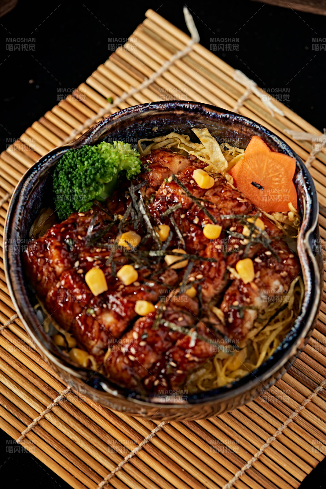 日料烤鳗鱼饭图片