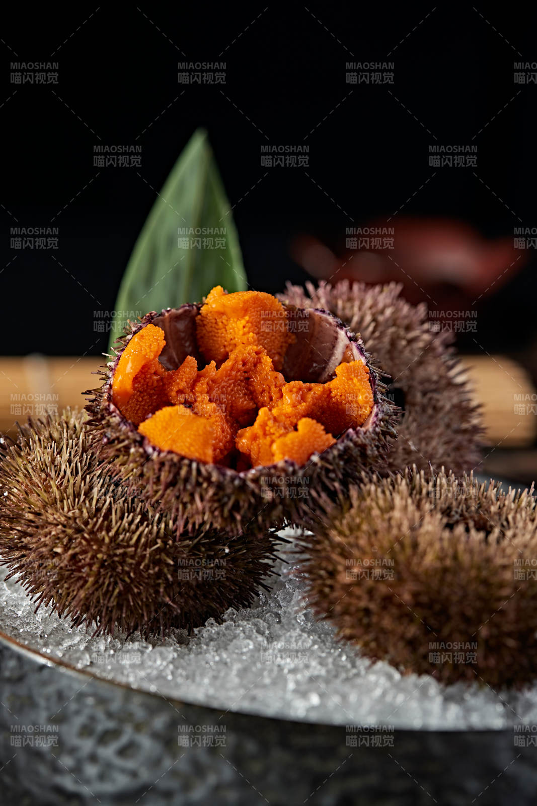 日料生鲜海胆刺身图片