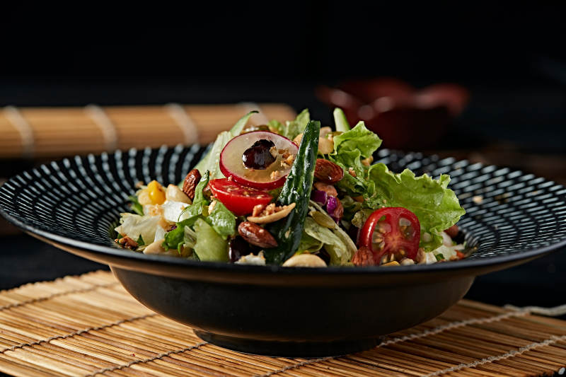 坚果时蔬沙拉图片