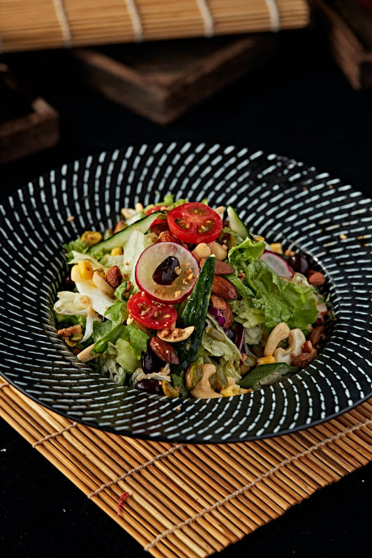 坚果时蔬沙拉图片