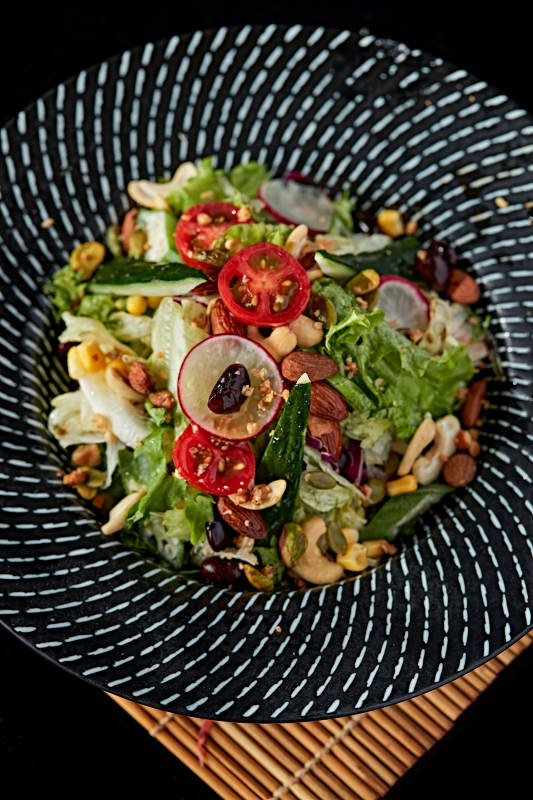 坚果时蔬沙拉图片