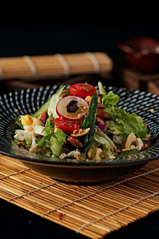 坚果时蔬沙拉图片