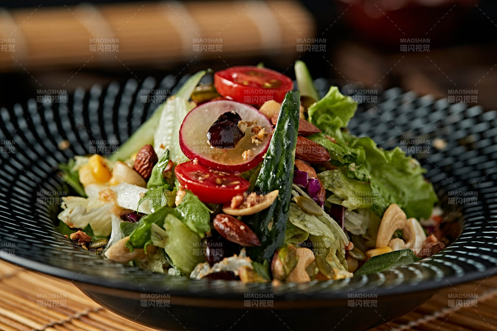 坚果时蔬沙拉图片