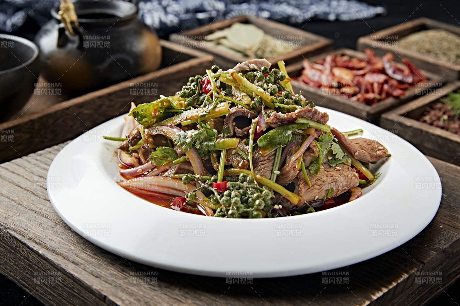 藤椒洋葱丝凉拌牛腱肉图片