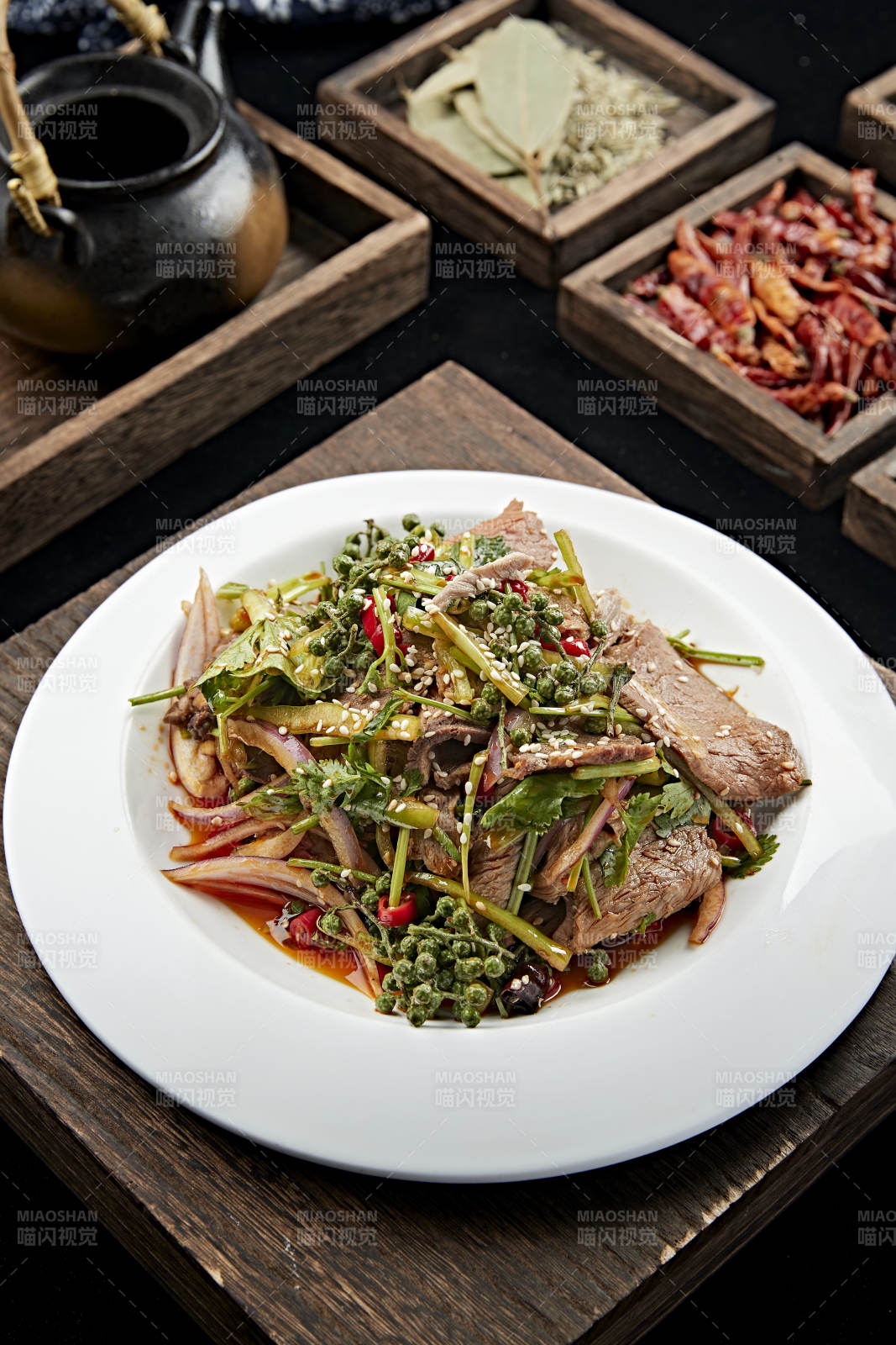 藤椒洋葱丝凉拌牛腱肉图片