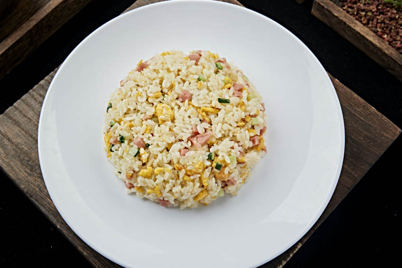 美味火腿鸡蛋蛋炒饭图片