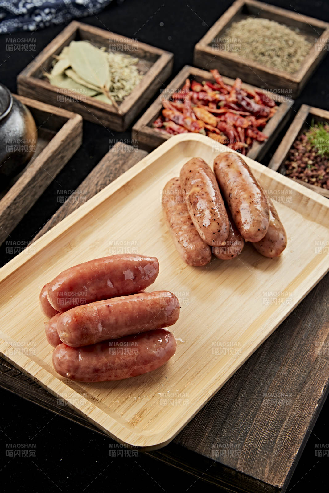 风味鹅卵石烤台湾纯肉肠图片