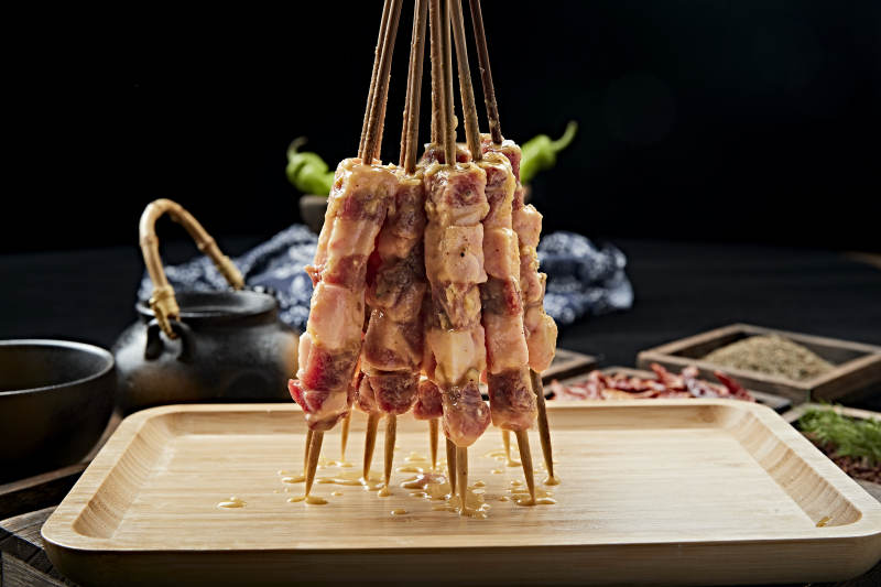 炭烤美味羊肉串图片