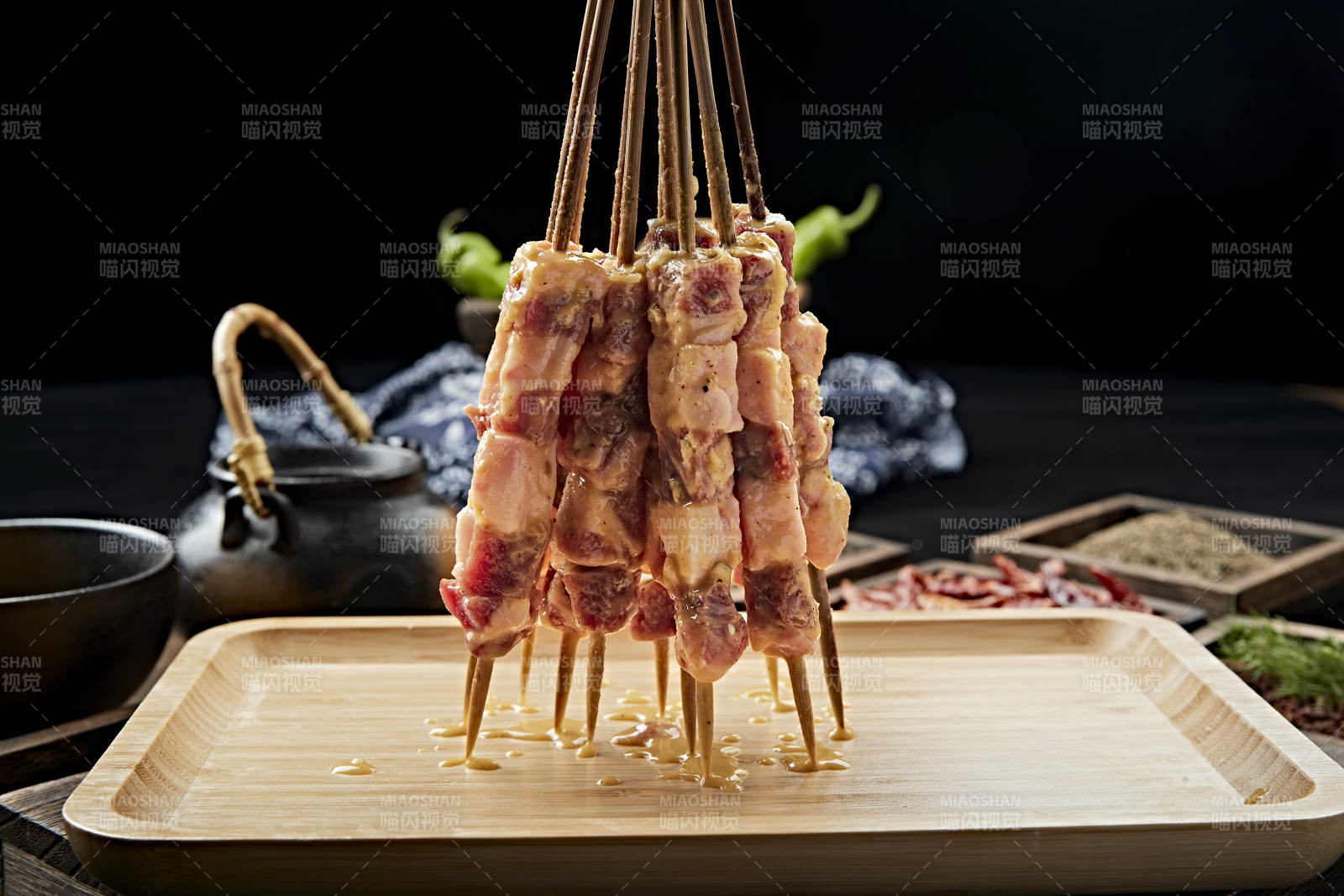 炭烤美味羊肉串图片