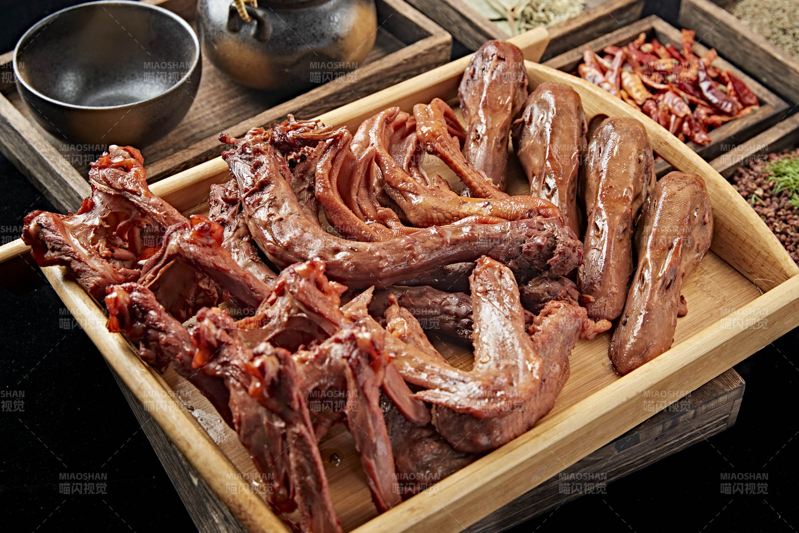 卤味鸭货拼盘图片