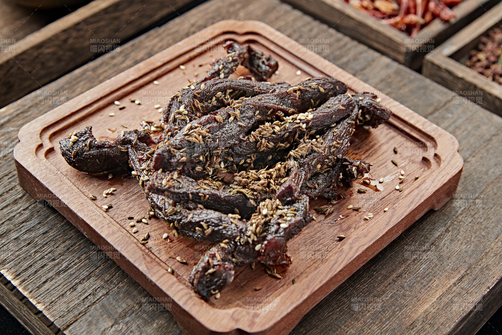 炭烤草原蒙古族风干牛肉图片