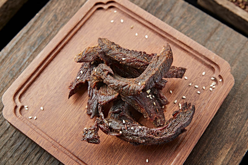 炭烤草原蒙古族风干牛肉图片