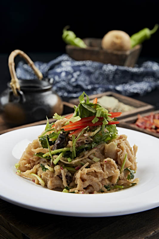 张家口地方美食凉拌莜面图片