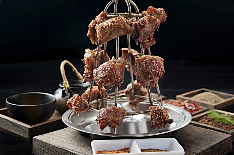 馕坑架子烤肉图片