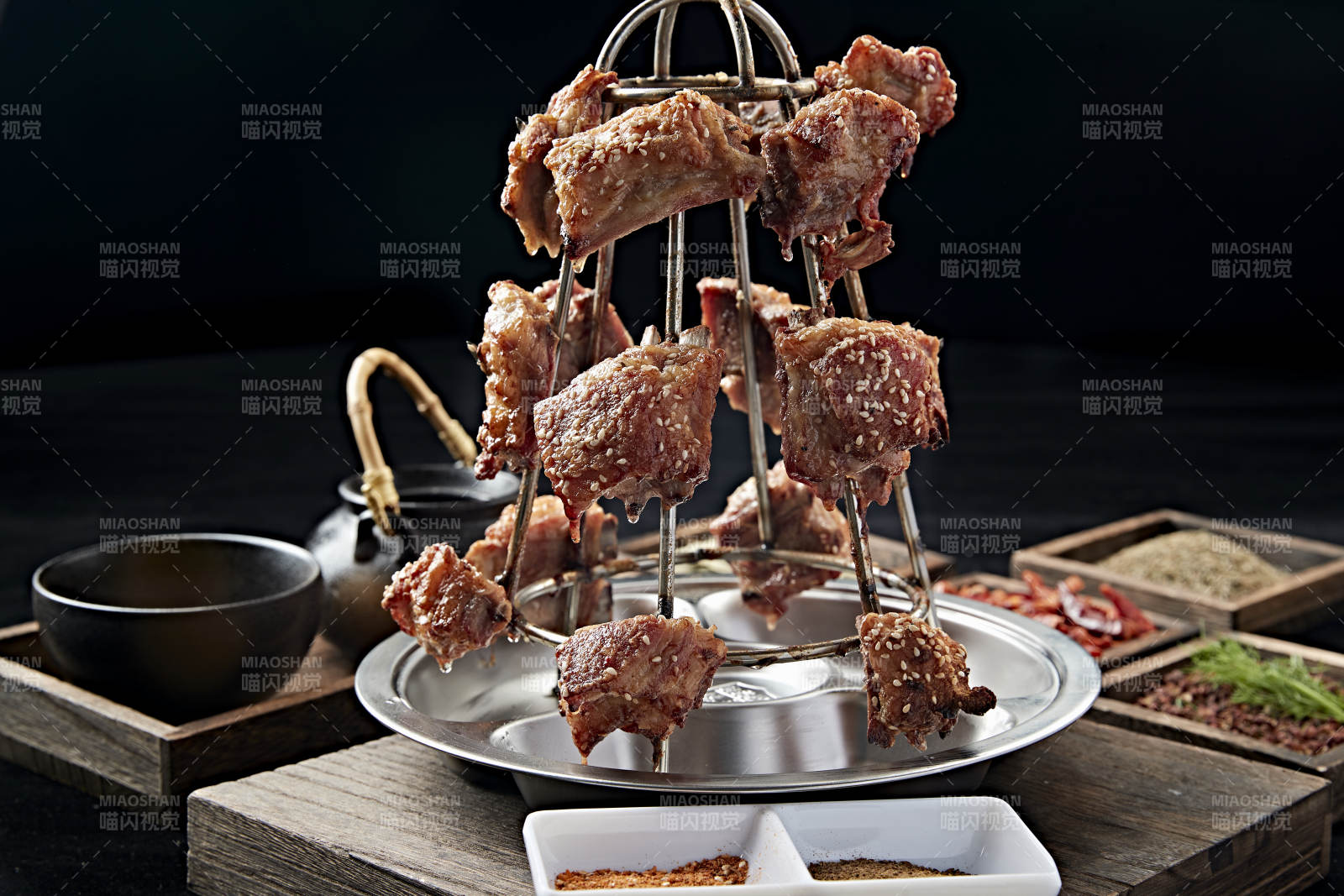 馕坑架子烤肉图片