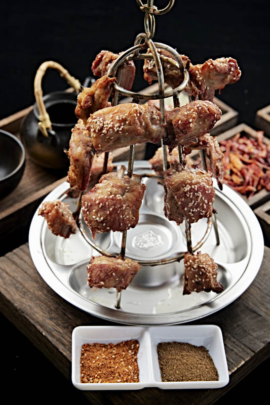 馕坑架子烤肉图片