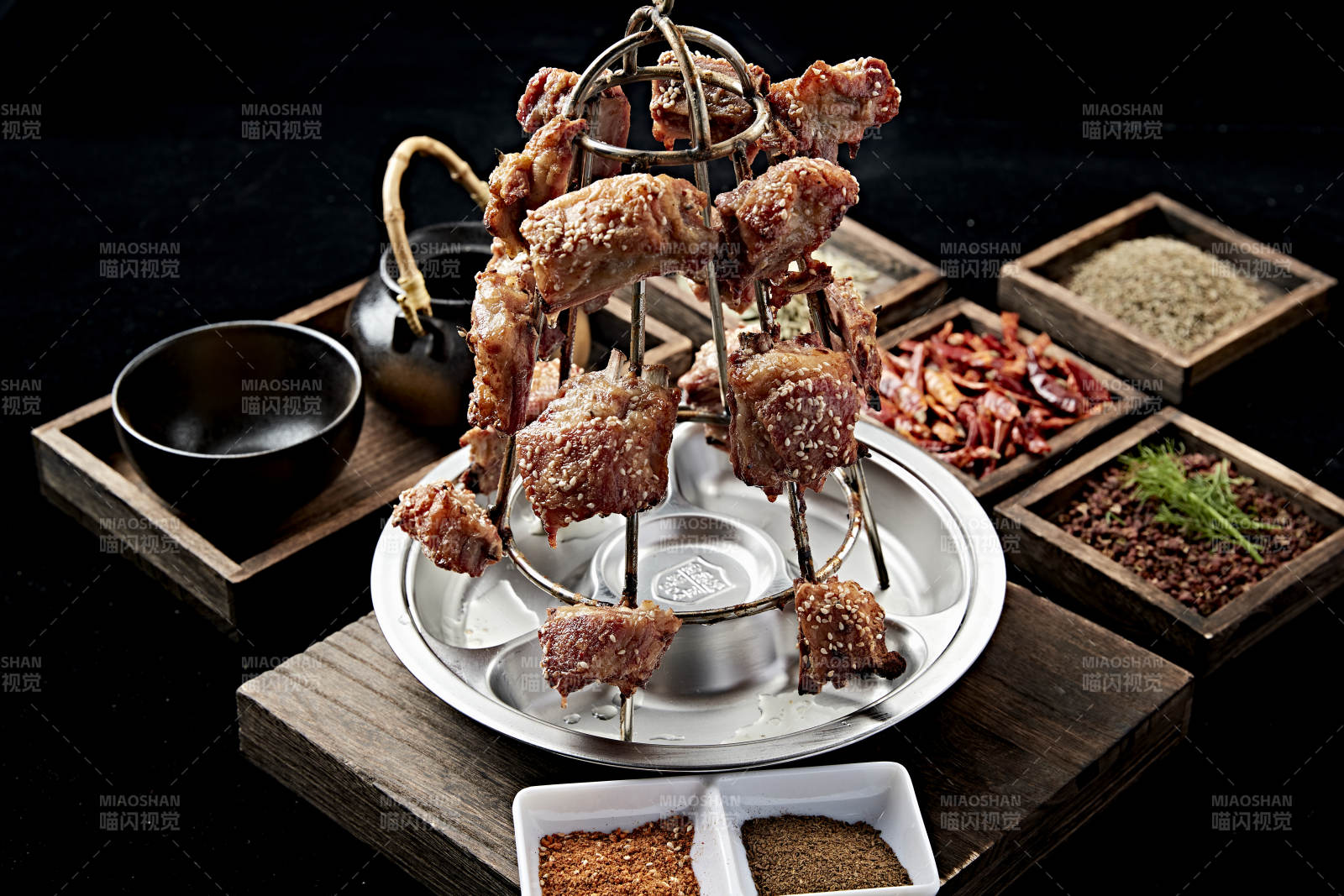 馕坑架子烤肉图片