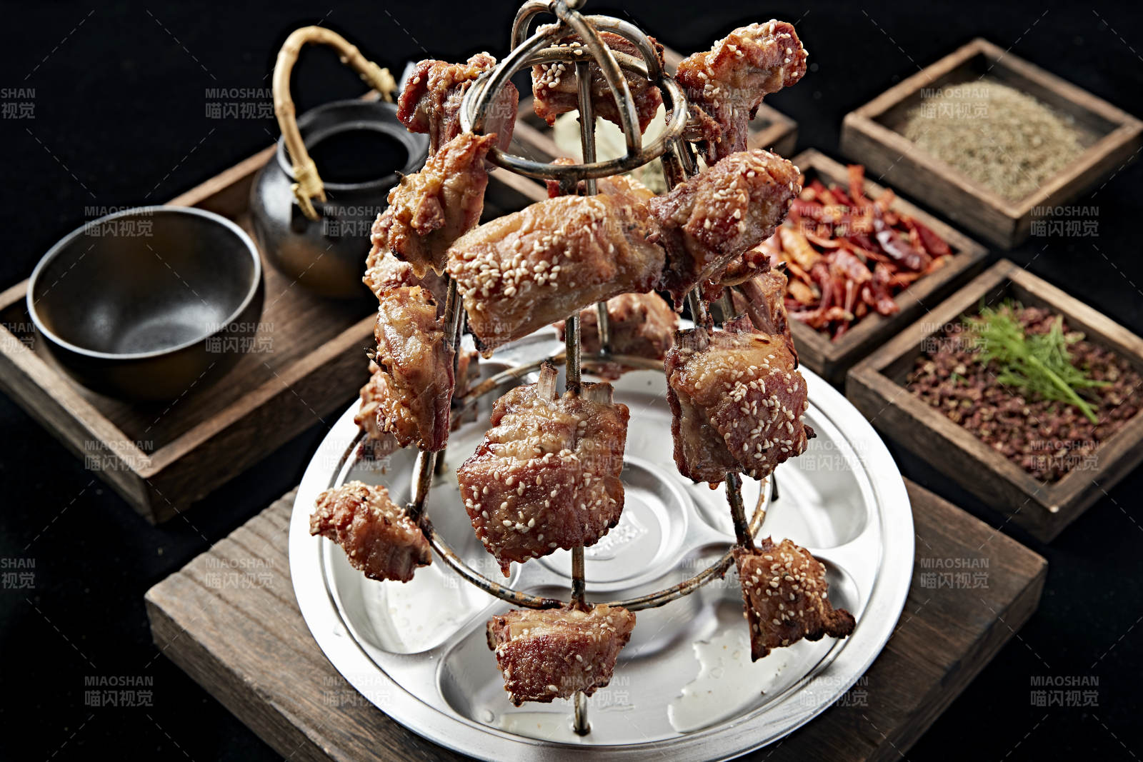 馕坑架子烤肉图片