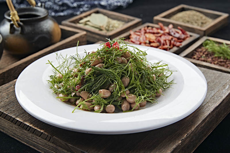 卤水花生米拌茴香图片