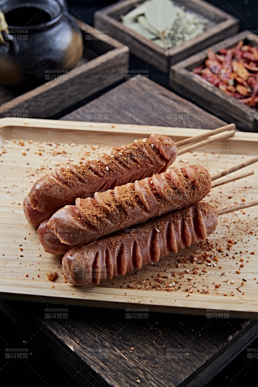 美味炭烤台湾香肠图片