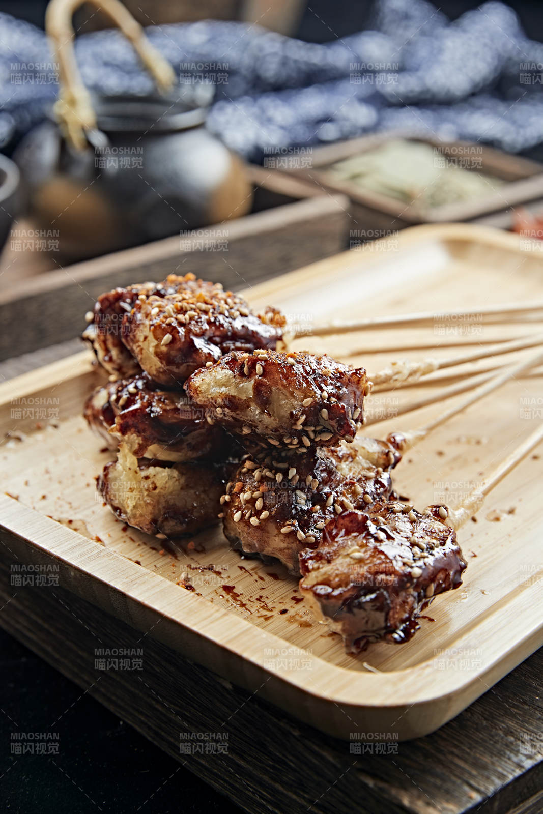 炭烤刷酱豆腐糕图片