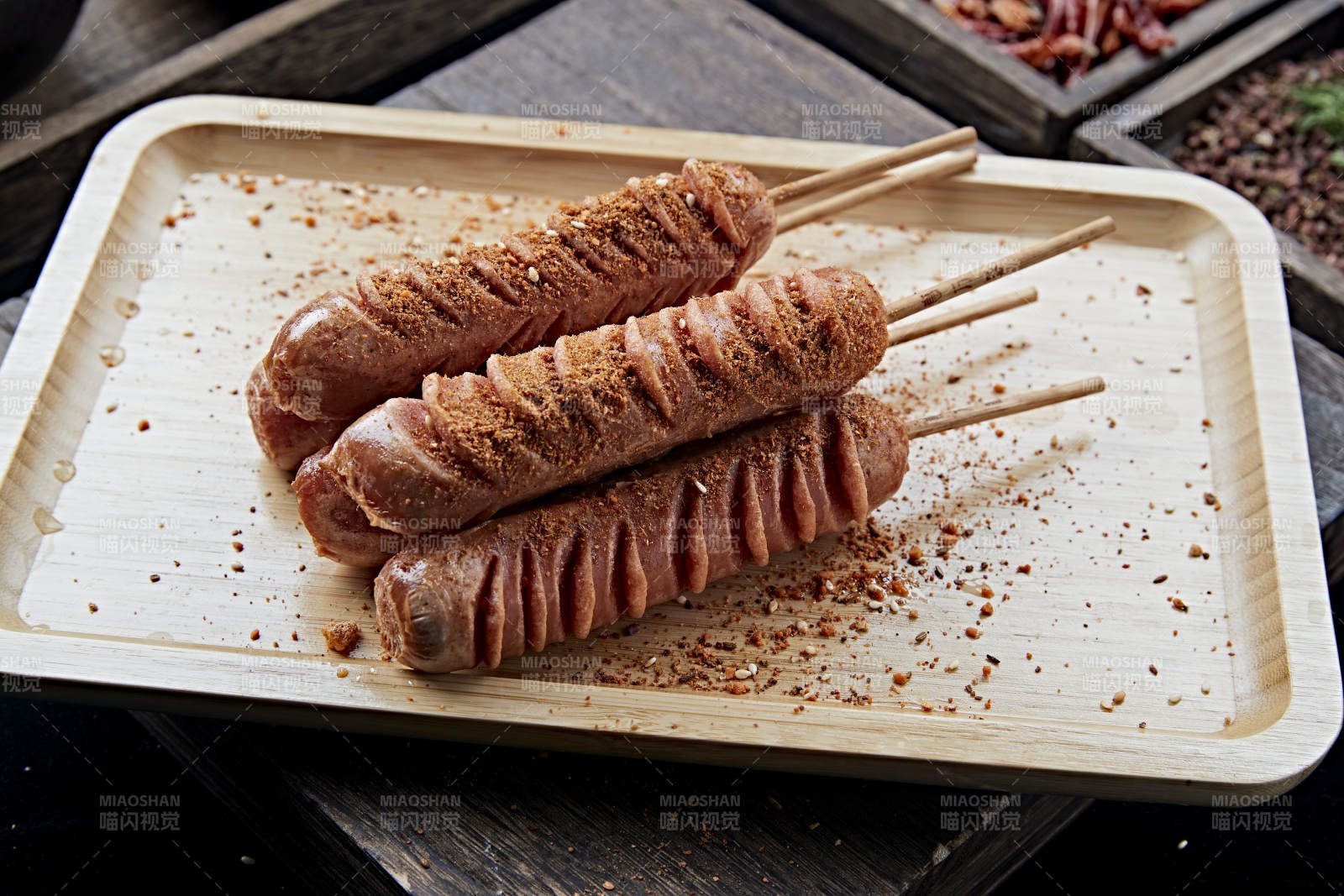 美味炭烤台湾香肠图片