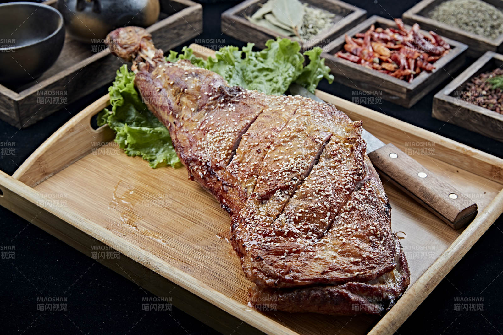 香酥炭烤羊腿图片