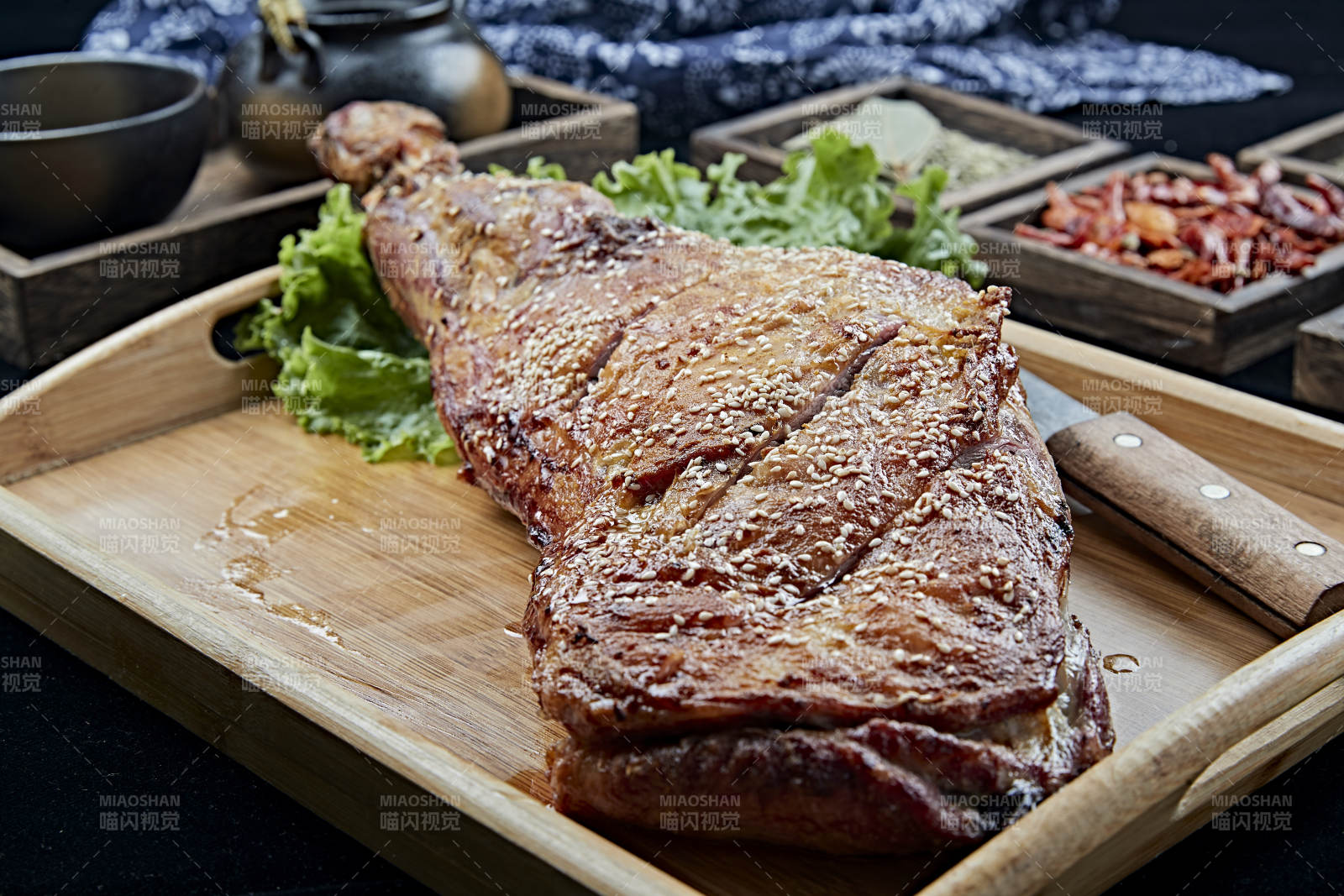 香酥炭烤羊腿图片