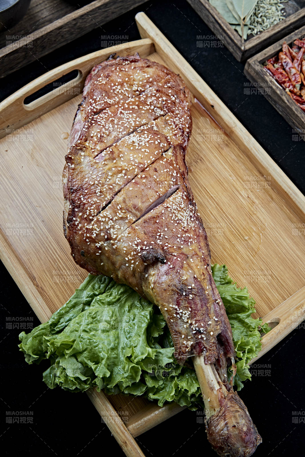 香酥炭烤羊腿图片