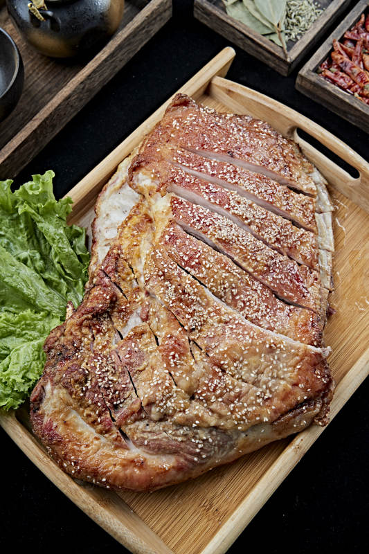 蒙古族炭烤羊排图片