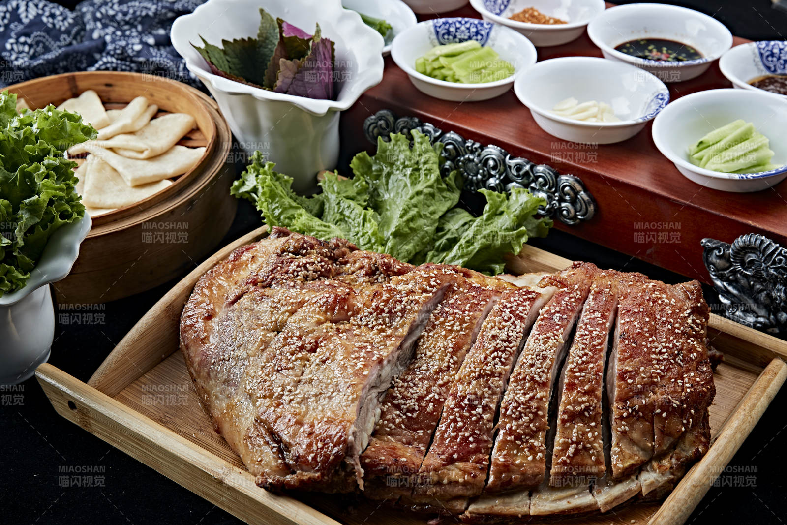 蒙古族炭烤羊排图片