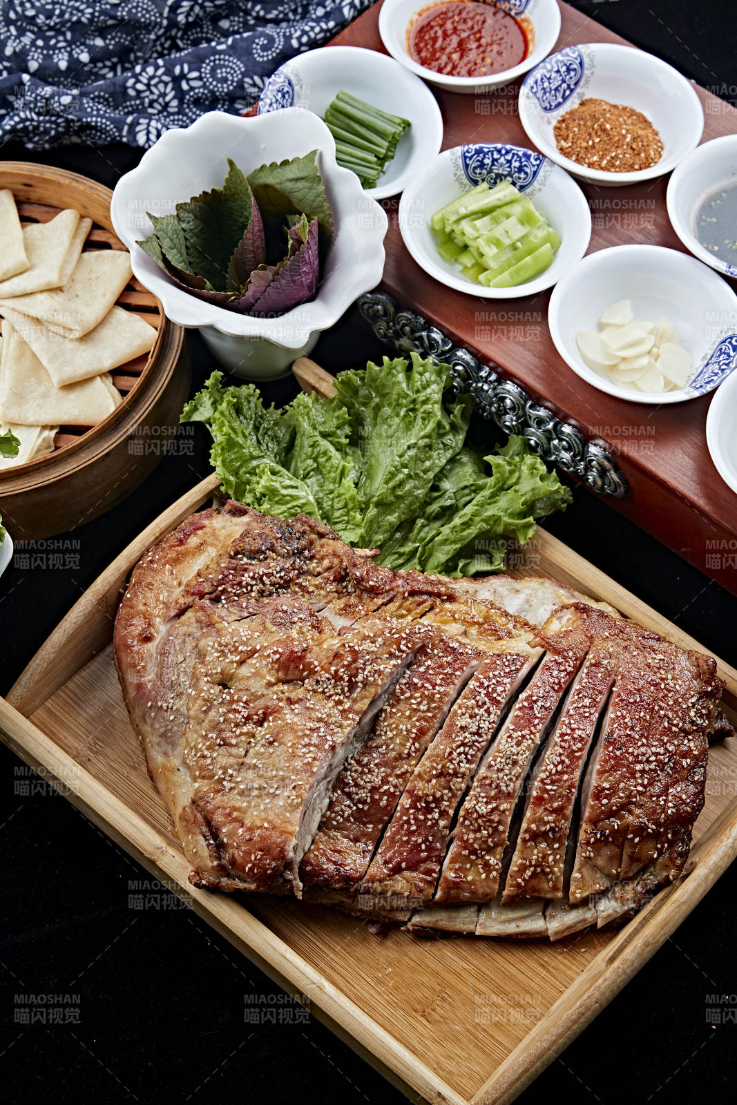 蒙古族炭烤羊排图片