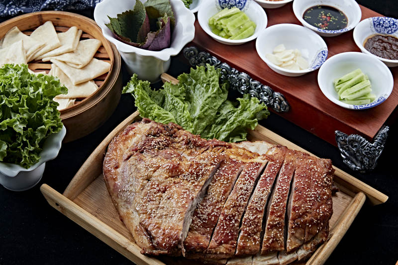 蒙古族炭烤羊排图片