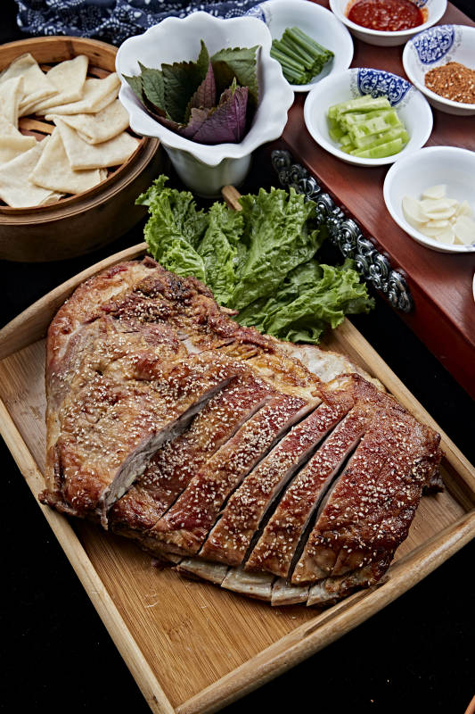 蒙古族炭烤羊排图片