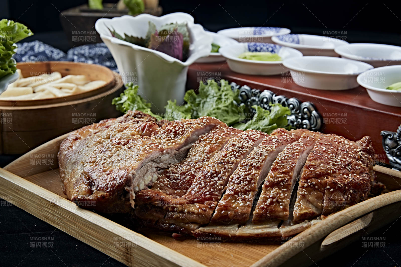 蒙古族炭烤羊排图片