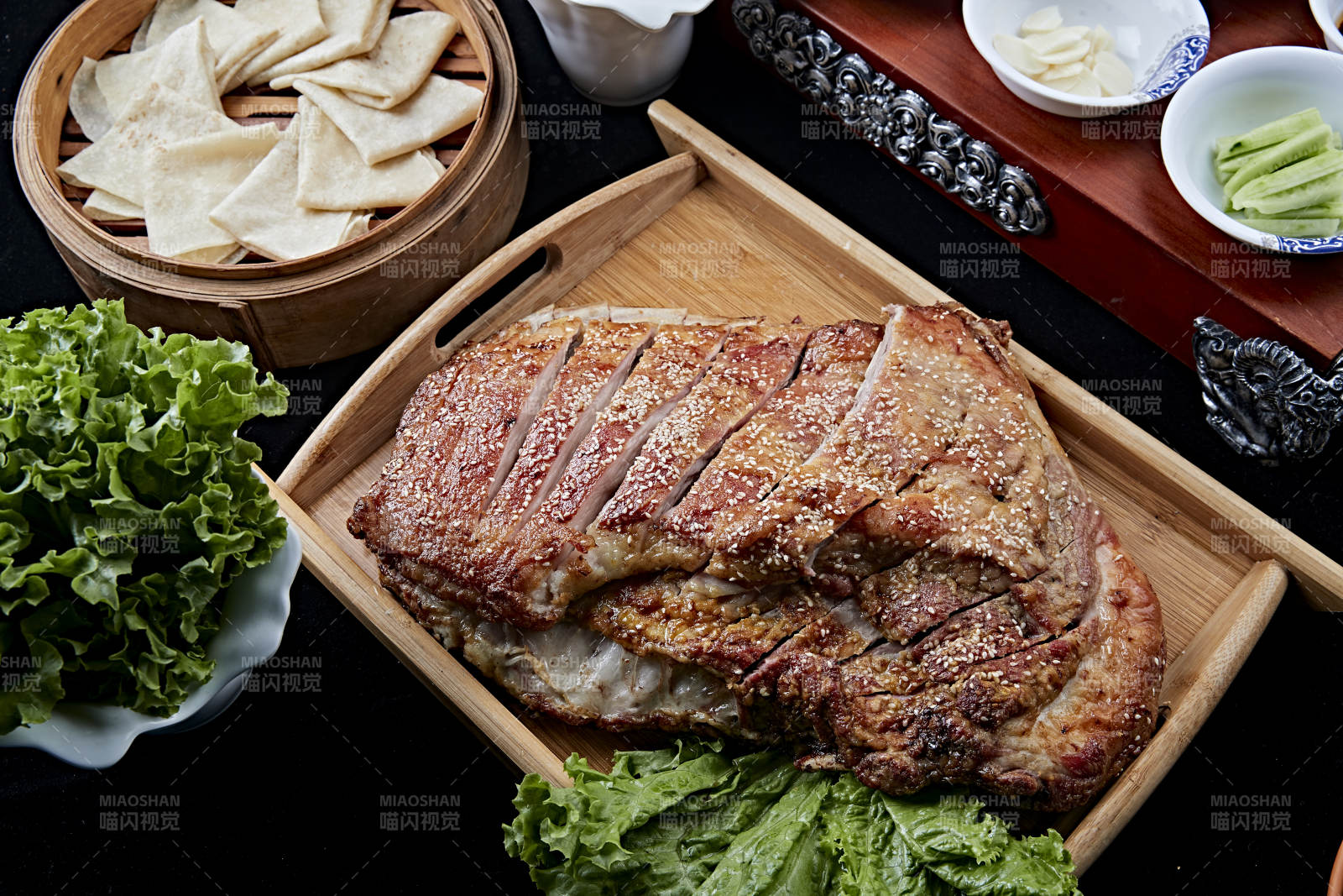 蒙古族炭烤羊排图片