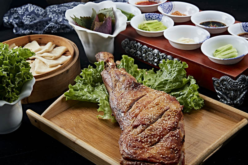 香酥炭烤羊腿图片