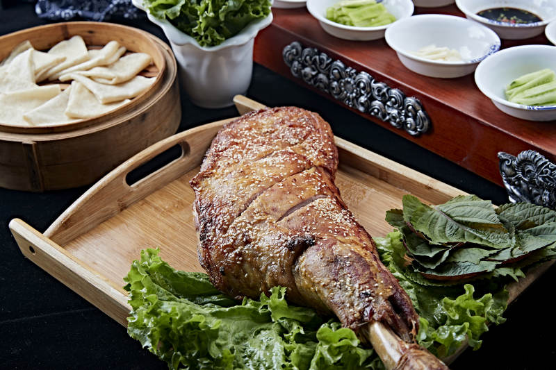 香酥炭烤羊腿图片