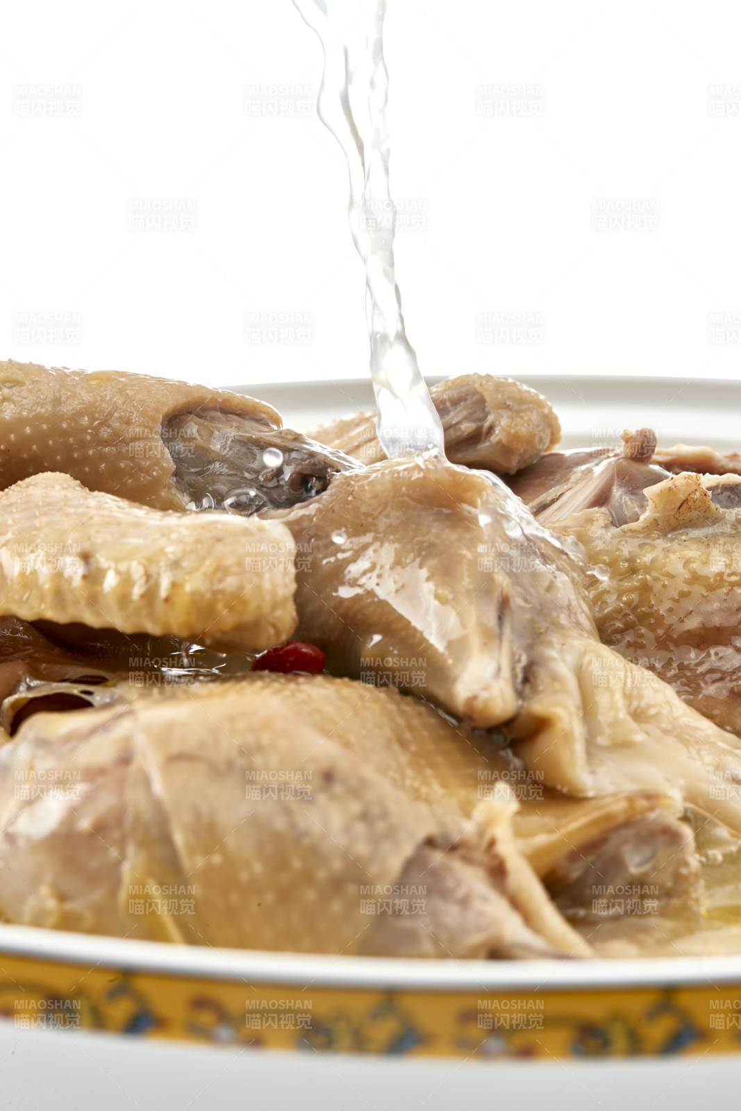 滋补枸杞红枣老鸡汤图片