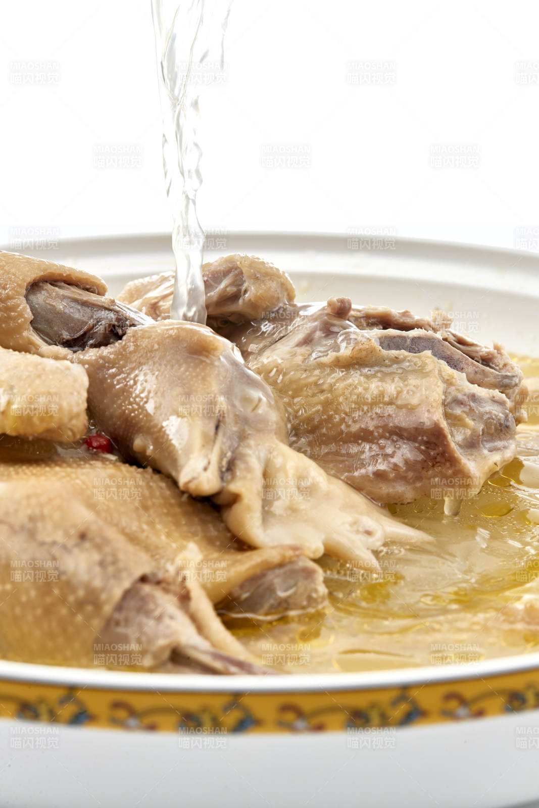 滋补枸杞红枣老鸡汤图片