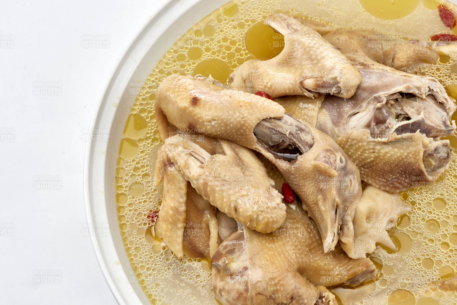 滋补枸杞红枣老鸡汤图片