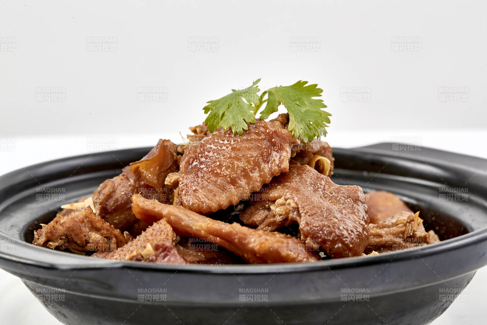 砂锅酱香鸡图片