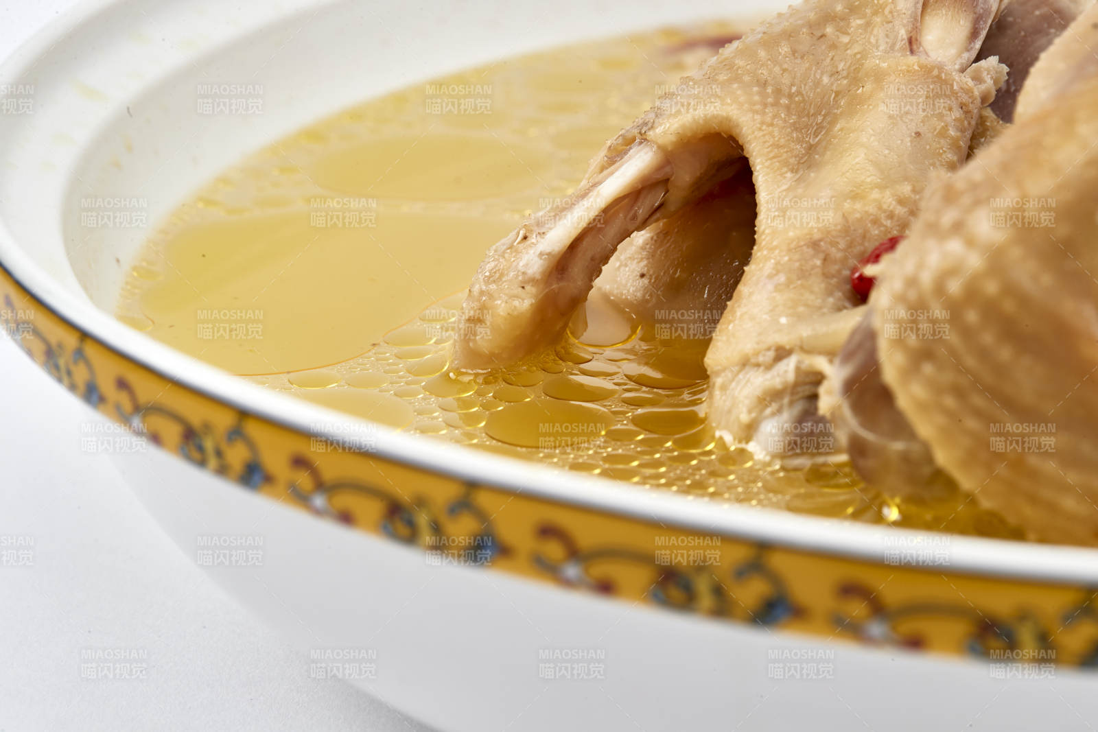 滋补枸杞红枣老鸡汤图片