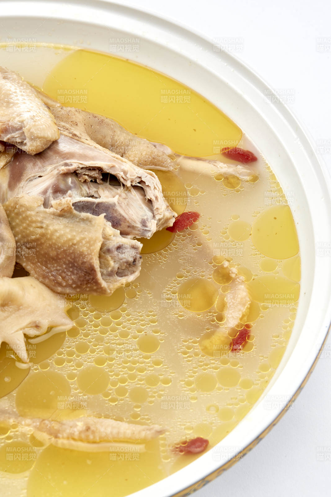 滋补枸杞红枣老鸡汤图片