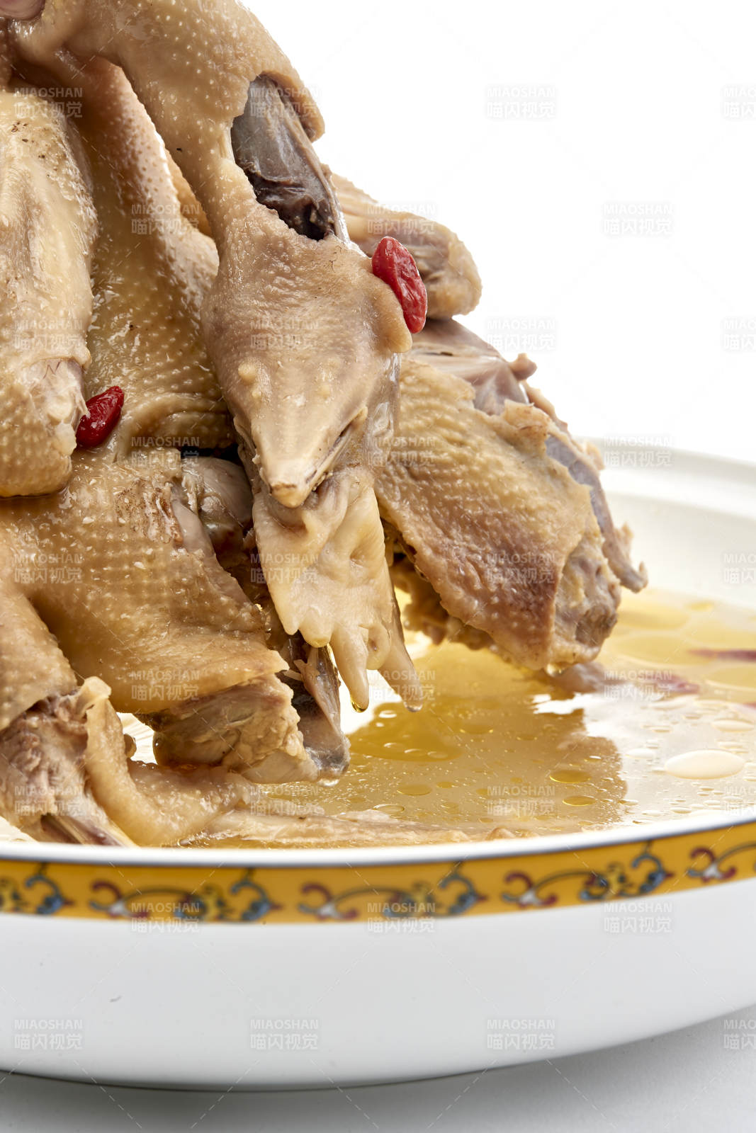滋补枸杞红枣老鸡汤图片