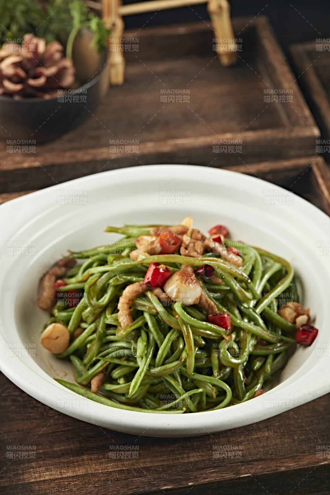 砂锅蒜香五花肉焗豆角丝图片