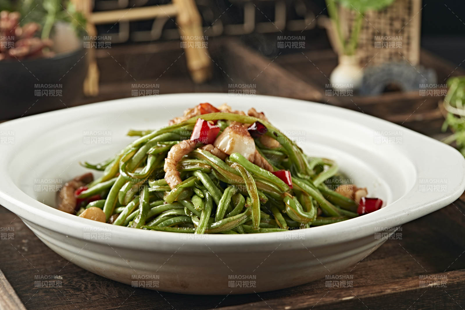 砂锅蒜香五花肉焗豆角丝图片