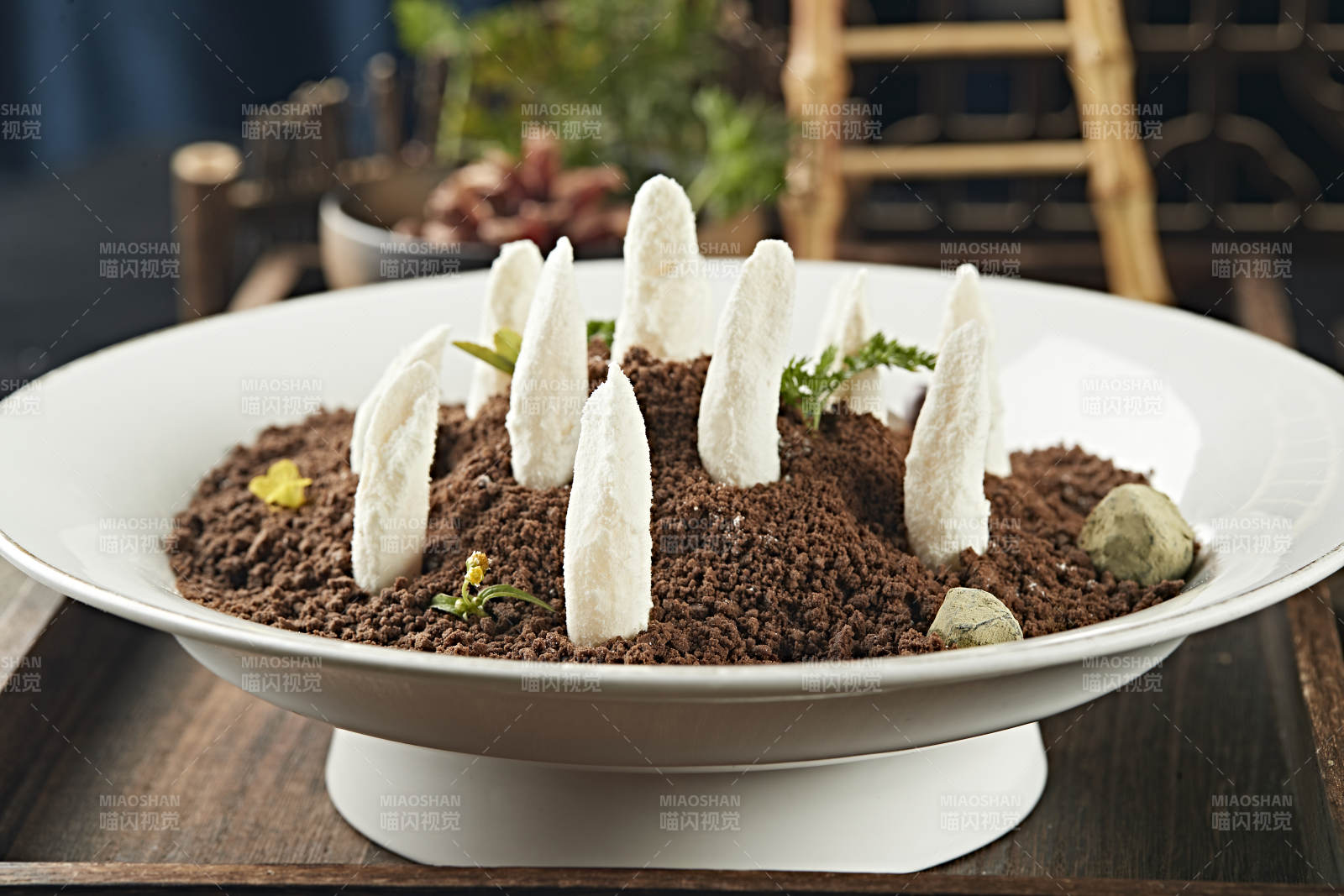 精美盆景巧克力粉糖霜长山药图片