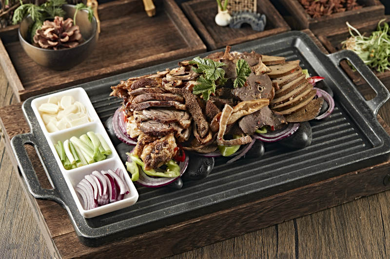 铁板炙子烤猪杂图片